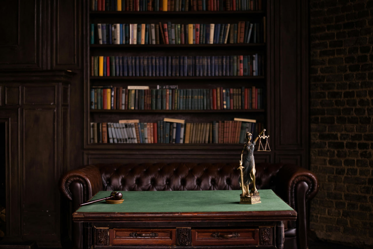 Mastering Legal Studies: How an A Level Law Tutor Can Unlock Your Academic Potential